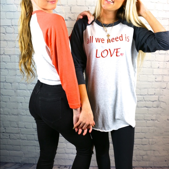 All we need is 🖤 Grapgic Raglan Tees - Picture 5 of 7